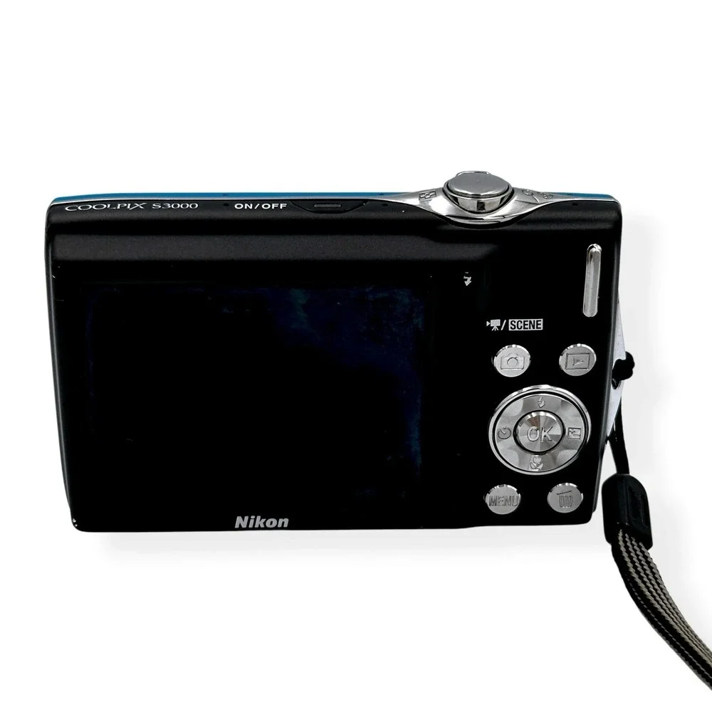 NIKON COOLPIX S3000 12.0MP Digital Camera Blue PARTS OR REPAIR -FOCUS ERROR